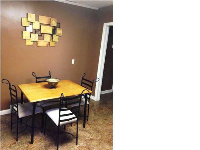 101 Green Acres Road Washington, IN 47501 - Photo 7 of 11 Gallery Image 7