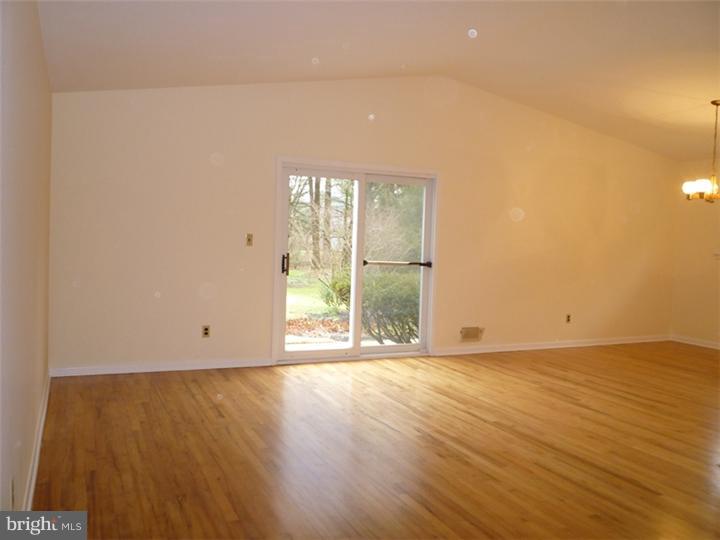 6 Maple Stream Road East Windsor, NJ 08520 - Photo 4 of 18 Family Room