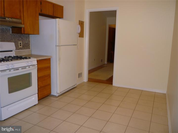 6 Maple Stream Road East Windsor, NJ 08520 - Photo 8 of 18 Kitchen