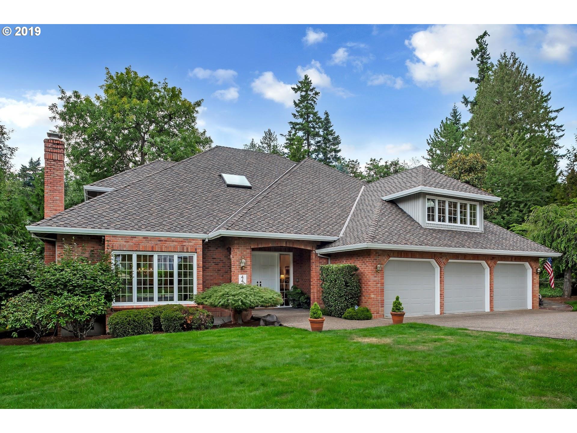 4405 Southwest Selling Court Portland, OR 97221 - Photo 1 of 28 Gallery Image 1