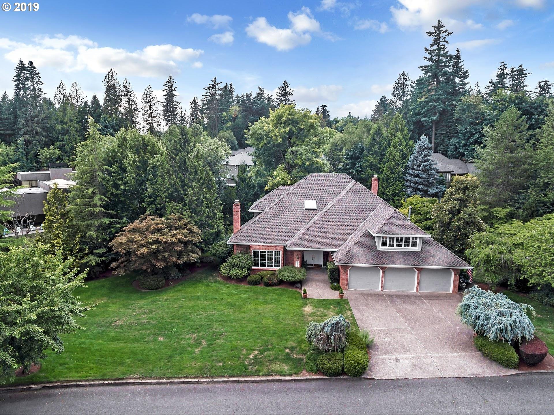 4405 Southwest Selling Court Portland, OR 97221 - Photo 2 of 28 Gallery Image 2