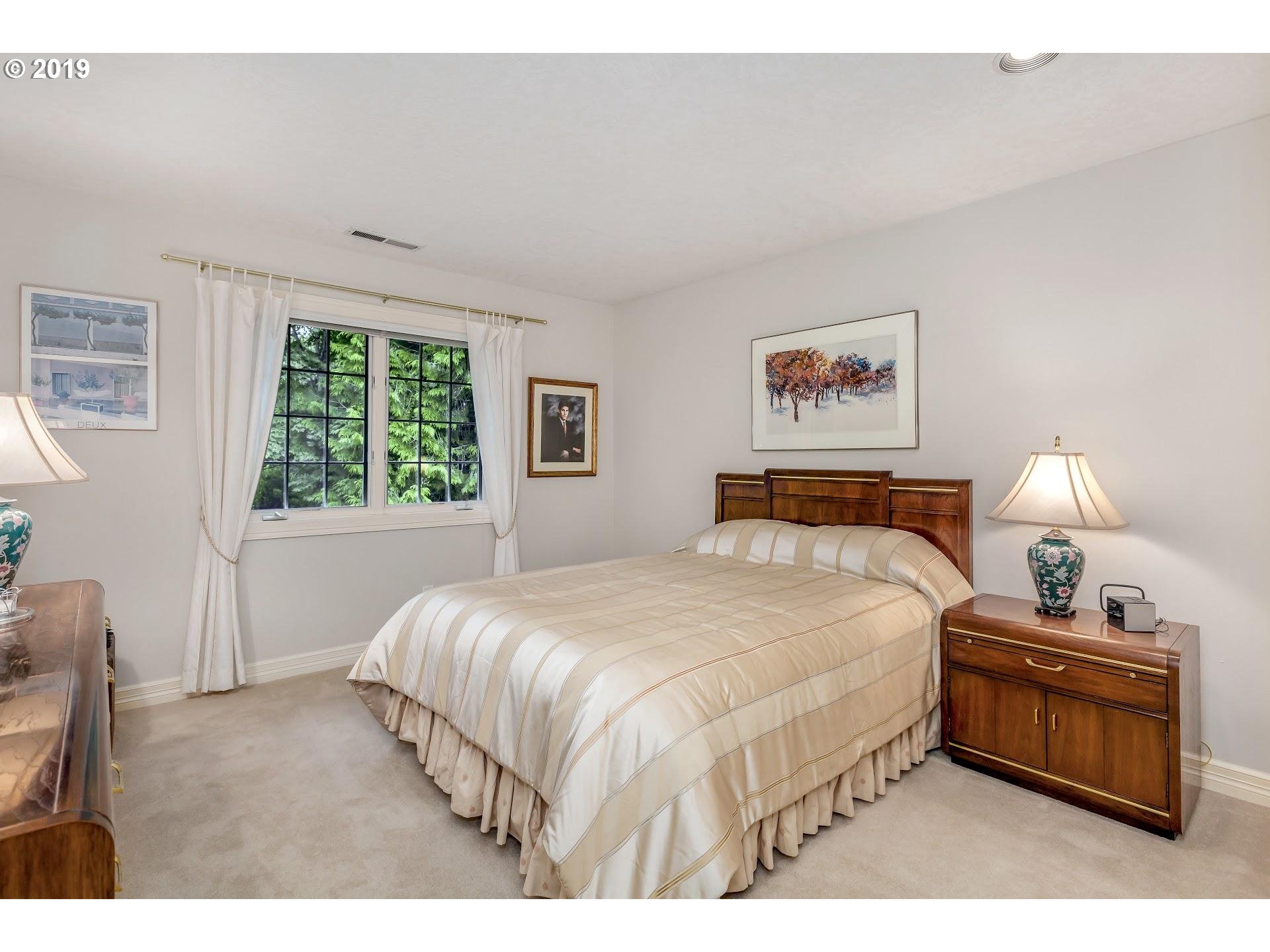 4405 Southwest Selling Court Portland, OR 97221 - Photo 18 of 28 Gallery Image 18