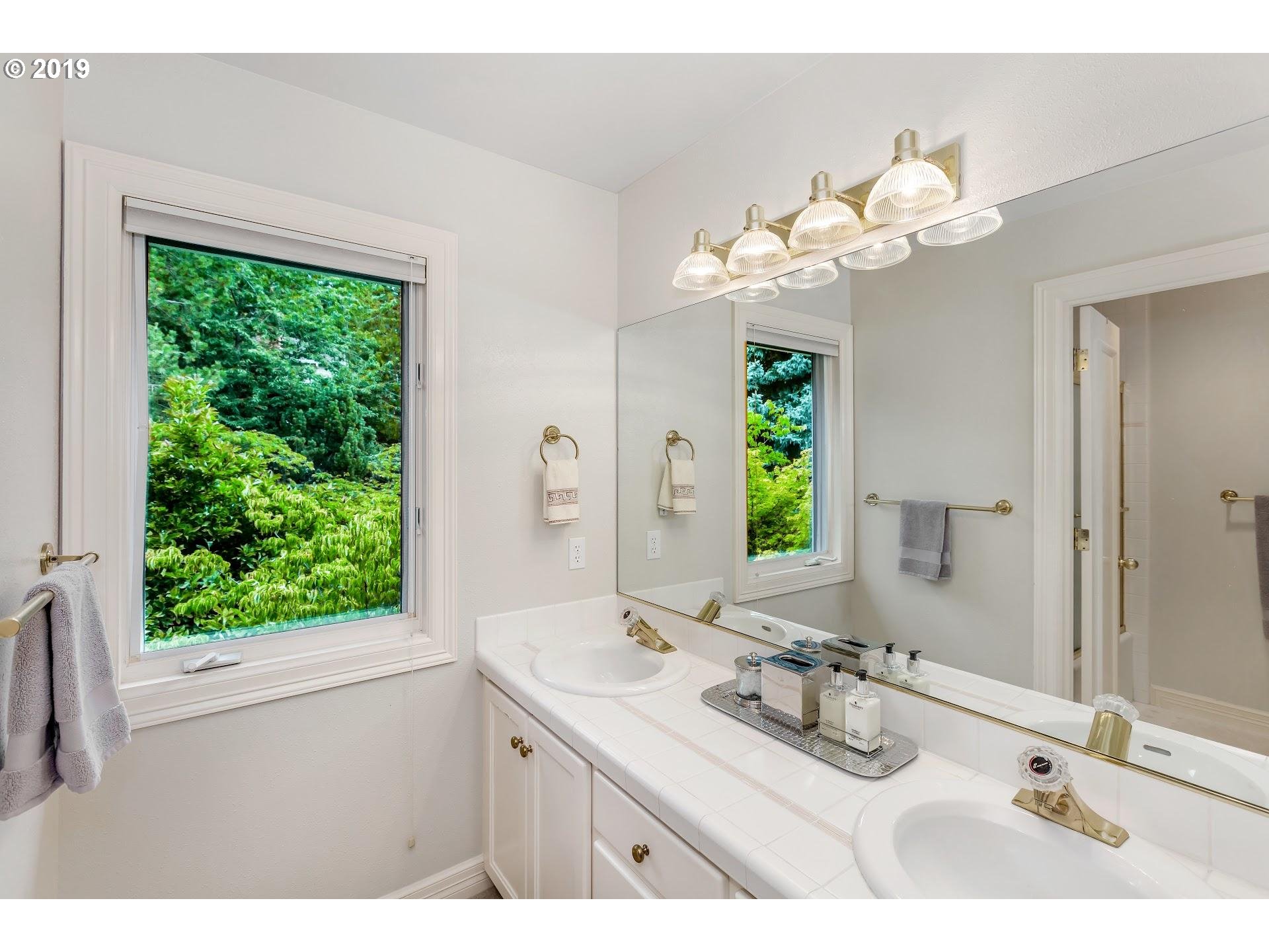 4405 Southwest Selling Court Portland, OR 97221 - Photo 21 of 28 Gallery Image 21