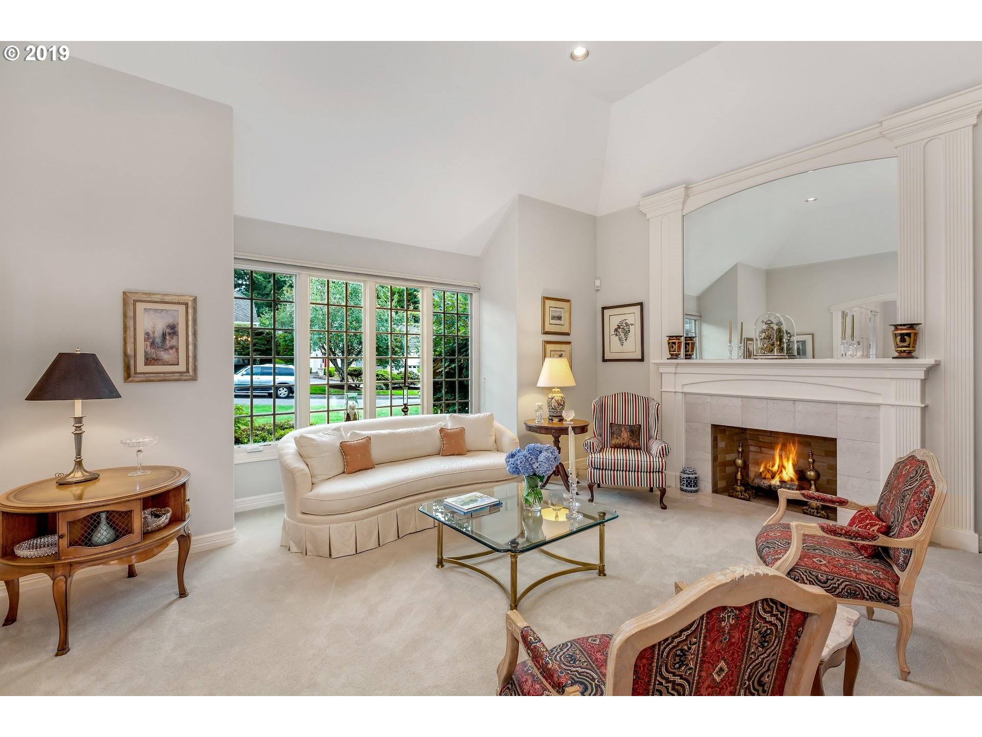 4405 Southwest Selling Court Portland, OR 97221 - Photo 5 of 28 Gallery Image 5
