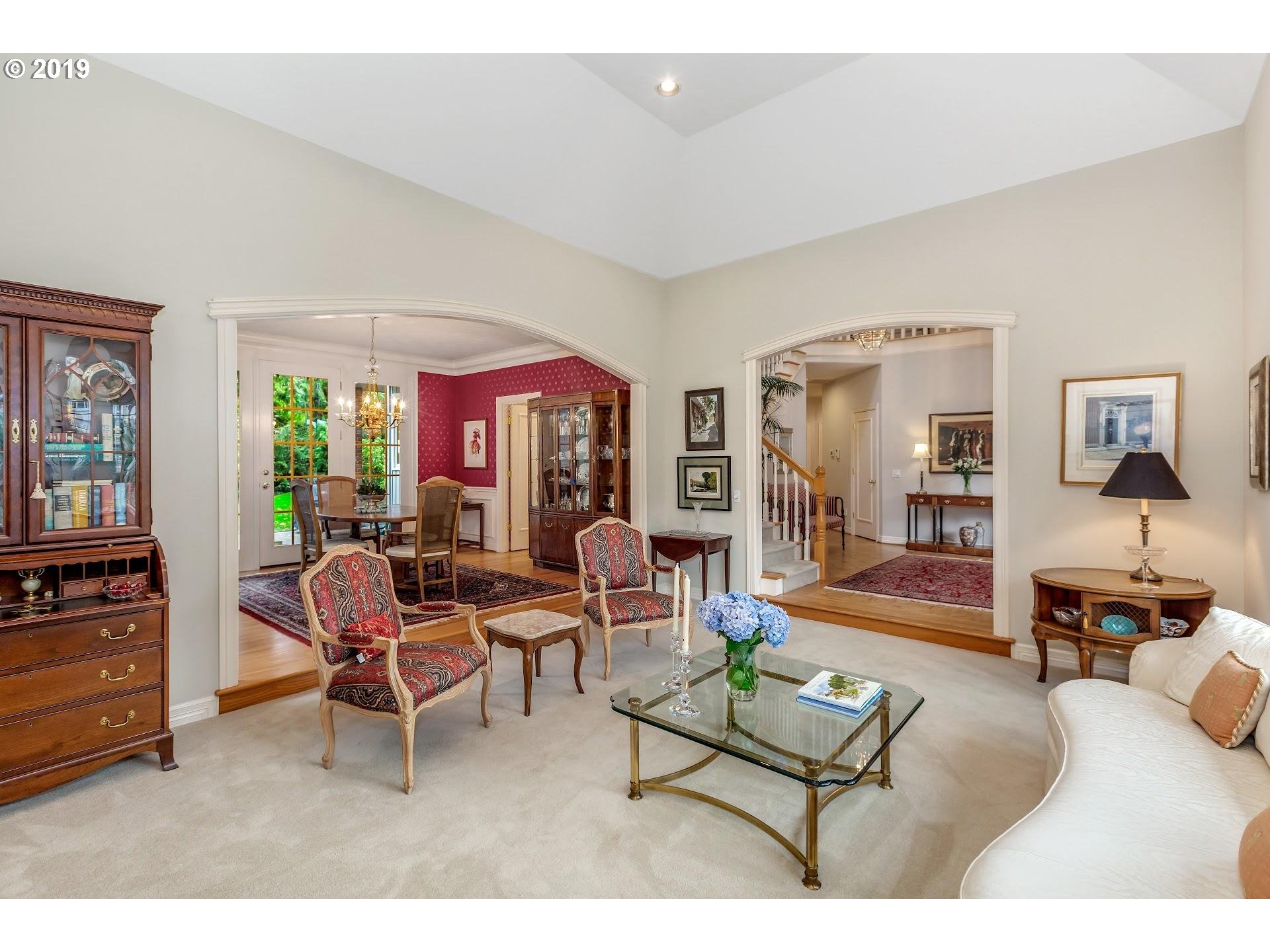 4405 Southwest Selling Court Portland, OR 97221 - Photo 6 of 28 Gallery Image 6