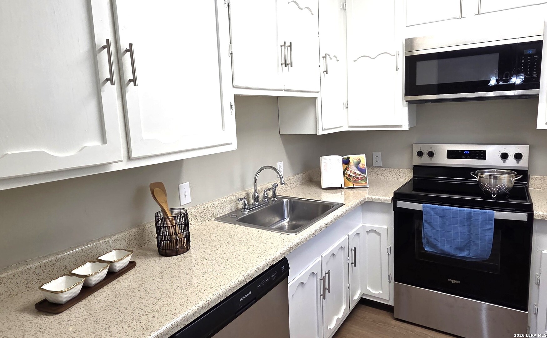 1385 Pebble Beach Road Lakehills, TX 78063 - Photo 3 of 11