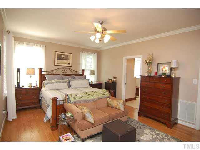 3804 La Costa Way Raleigh, NC 27610 - Photo 9 of 25 Gallery Image 9