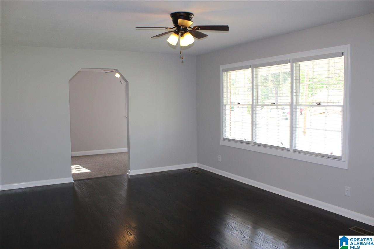 216 Patricia Road Anniston, AL 36206 - Photo 3 of 35