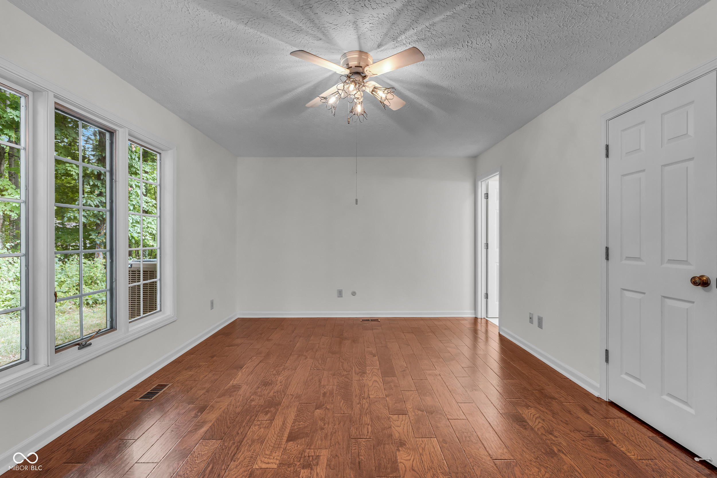5228 Greenwillow Road Indianapolis, IN 46226 - Photo 17 of 48