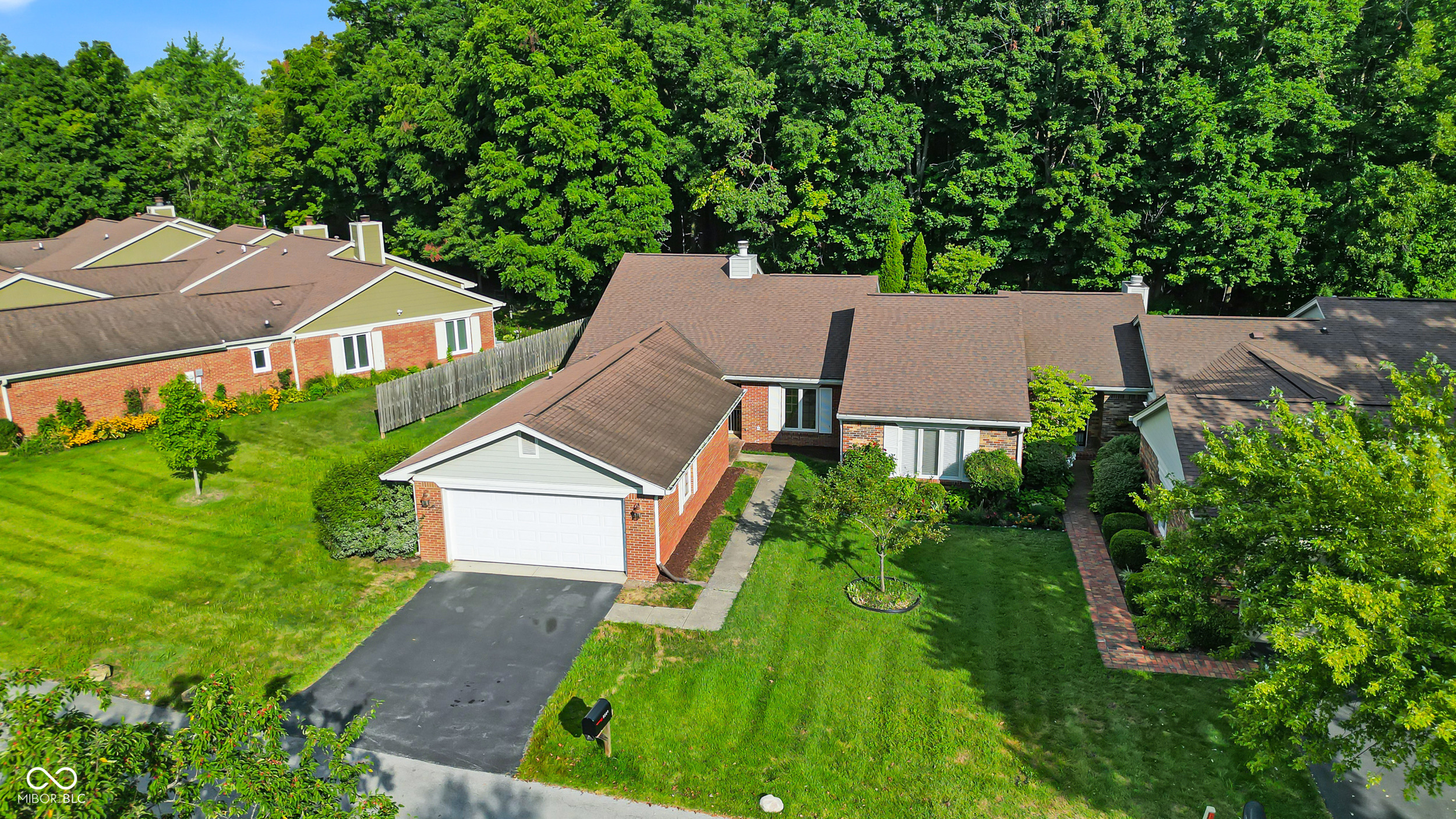 5228 Greenwillow Road Indianapolis, IN 46226 - Photo 2 of 48