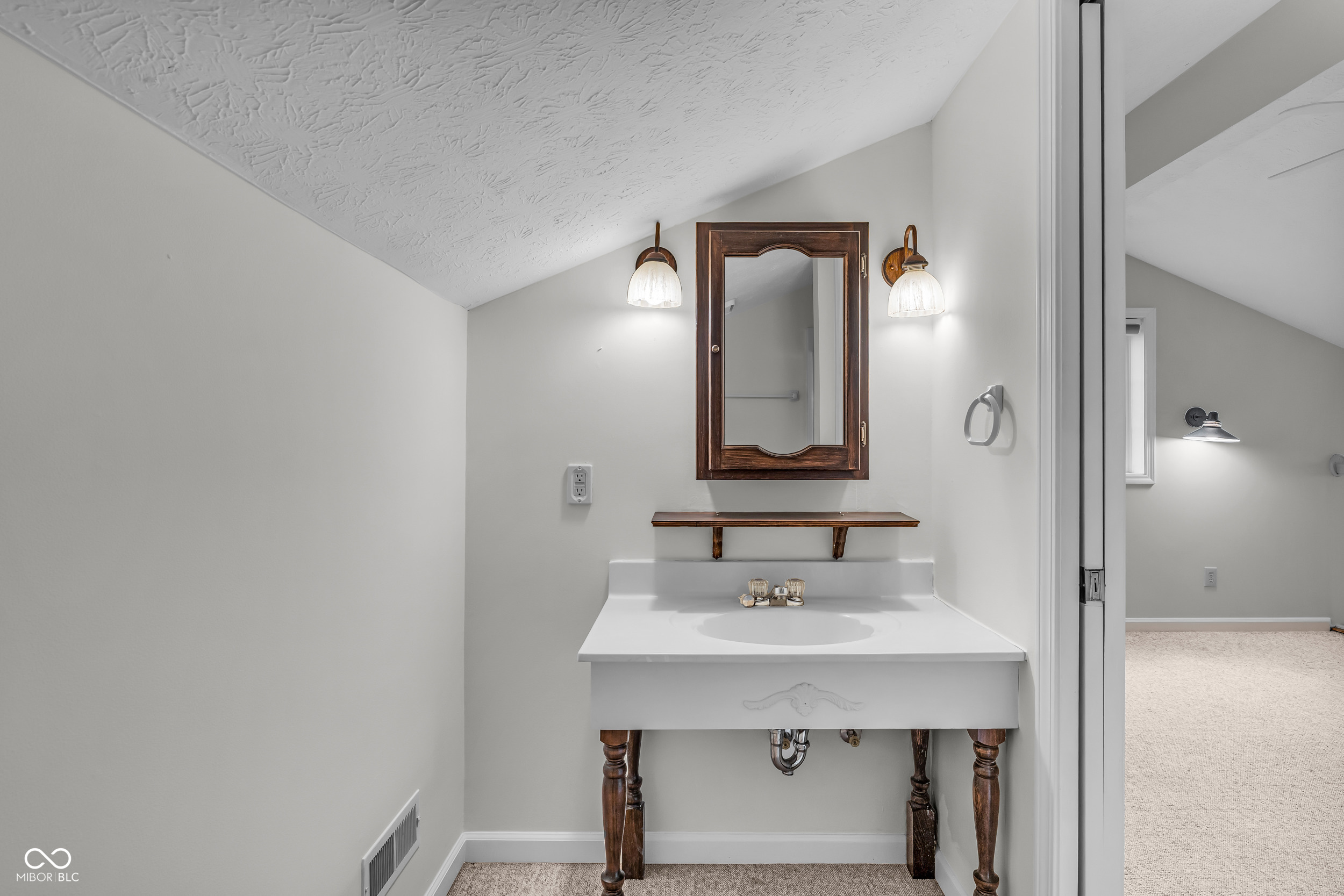 5228 Greenwillow Road Indianapolis, IN 46226 - Photo 31 of 48