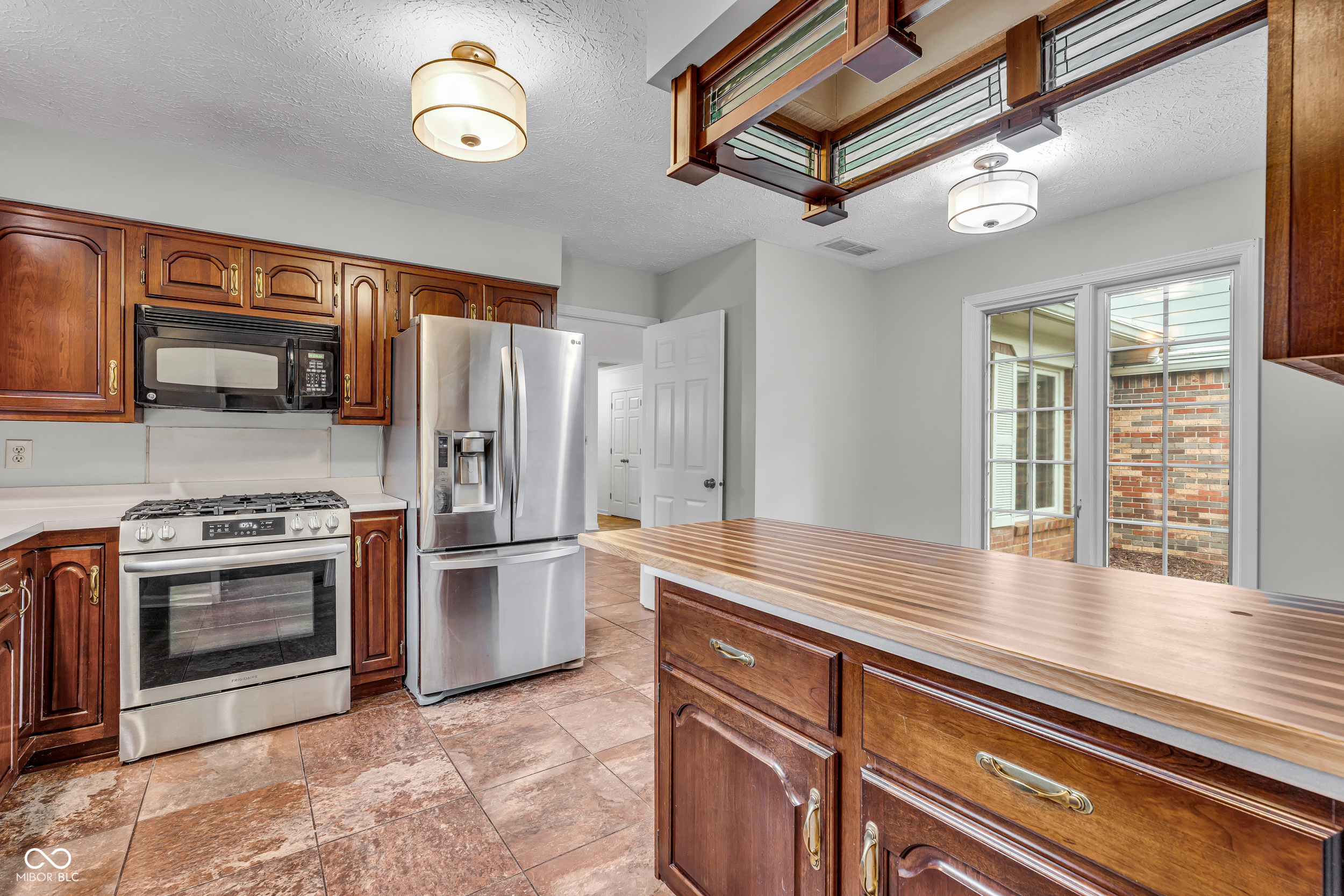 5228 Greenwillow Road Indianapolis, IN 46226 - Photo 9 of 48