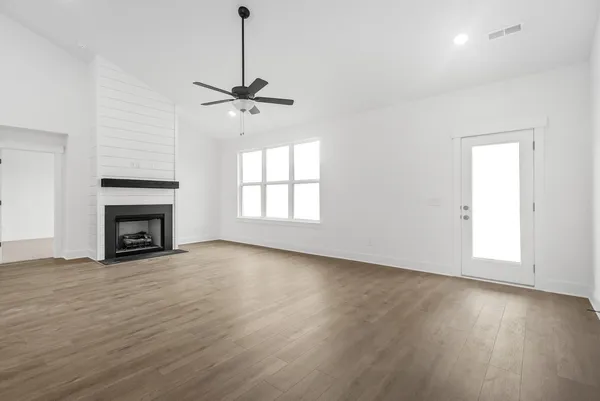 $421,900 | 2882 Netterfield Drive, White House, TN 37188