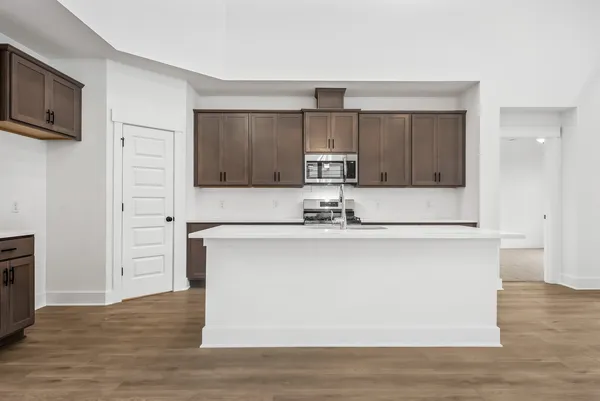 $421,900 | 2882 Netterfield Drive, White House, TN 37188