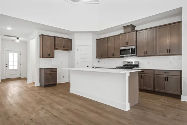 $421,900 | 2882 Netterfield Drive, White House, TN 37188