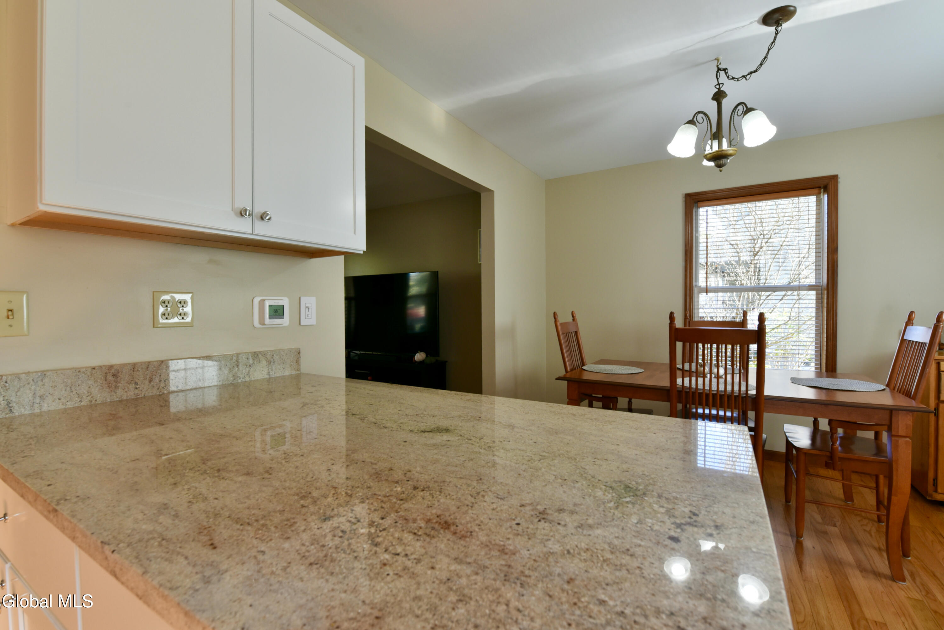 10 New Kent Road Wilton, NY 12831 - Photo 13 of 37 10NewKentKitch8