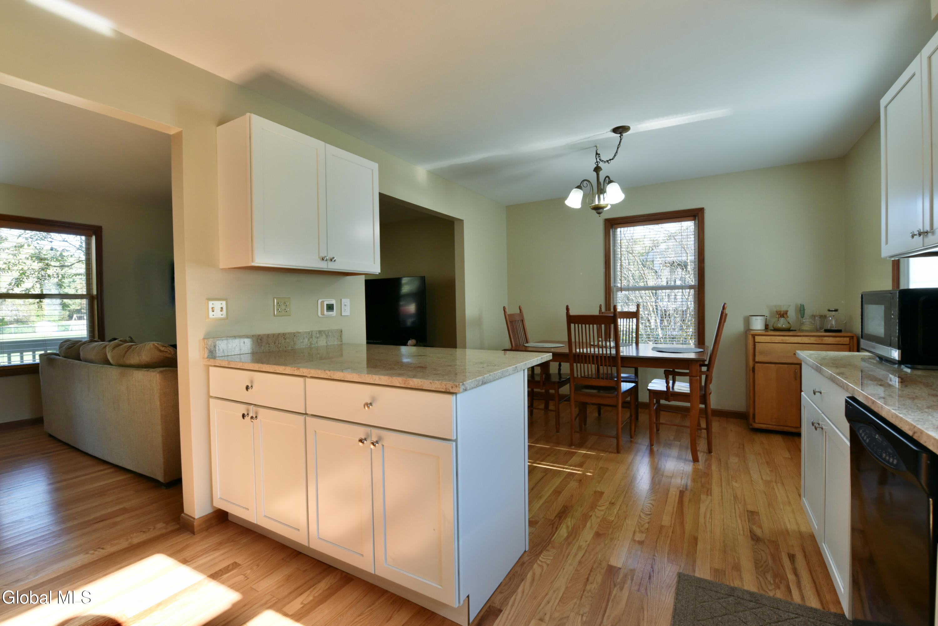 10 New Kent Road Wilton, NY 12831 - Photo 14 of 37 10NewKentKitchLR