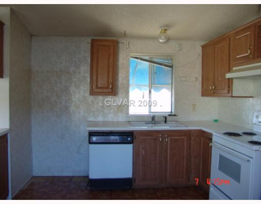 3921 North Blagg Road Pahrump, NV 89060 - Photo 4 of 14 Kitchen.
