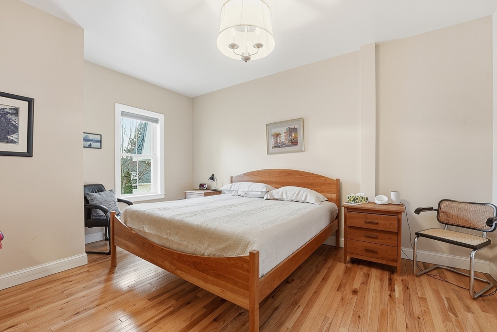 32 North Prospect Street, Unit 5 Amherst, MA 01002 - Photo 17 of 37