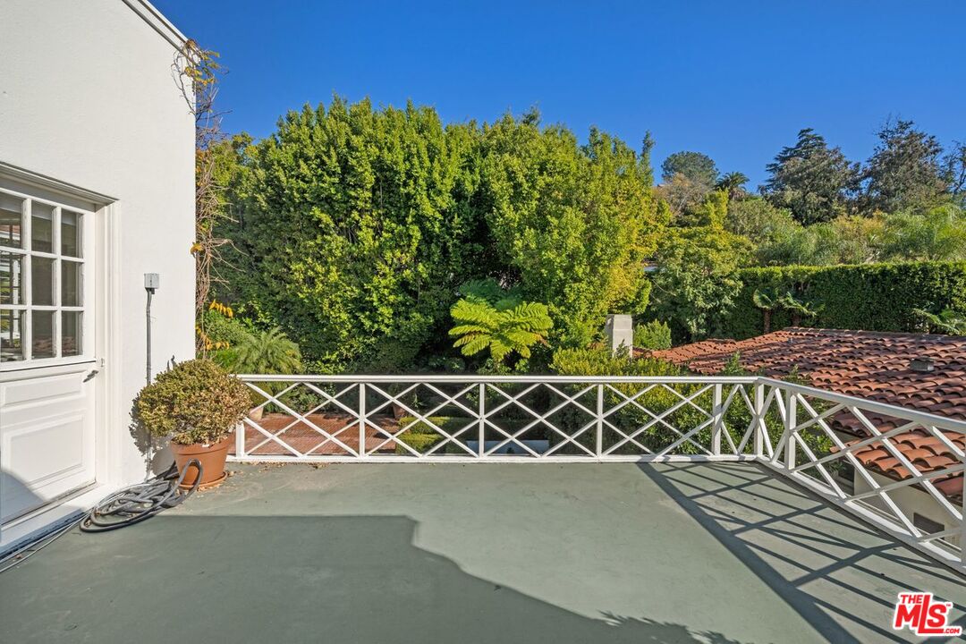 1910 Outpost Drive Los Angeles, CA 90068 - Photo 16 of 27 a view of a yard