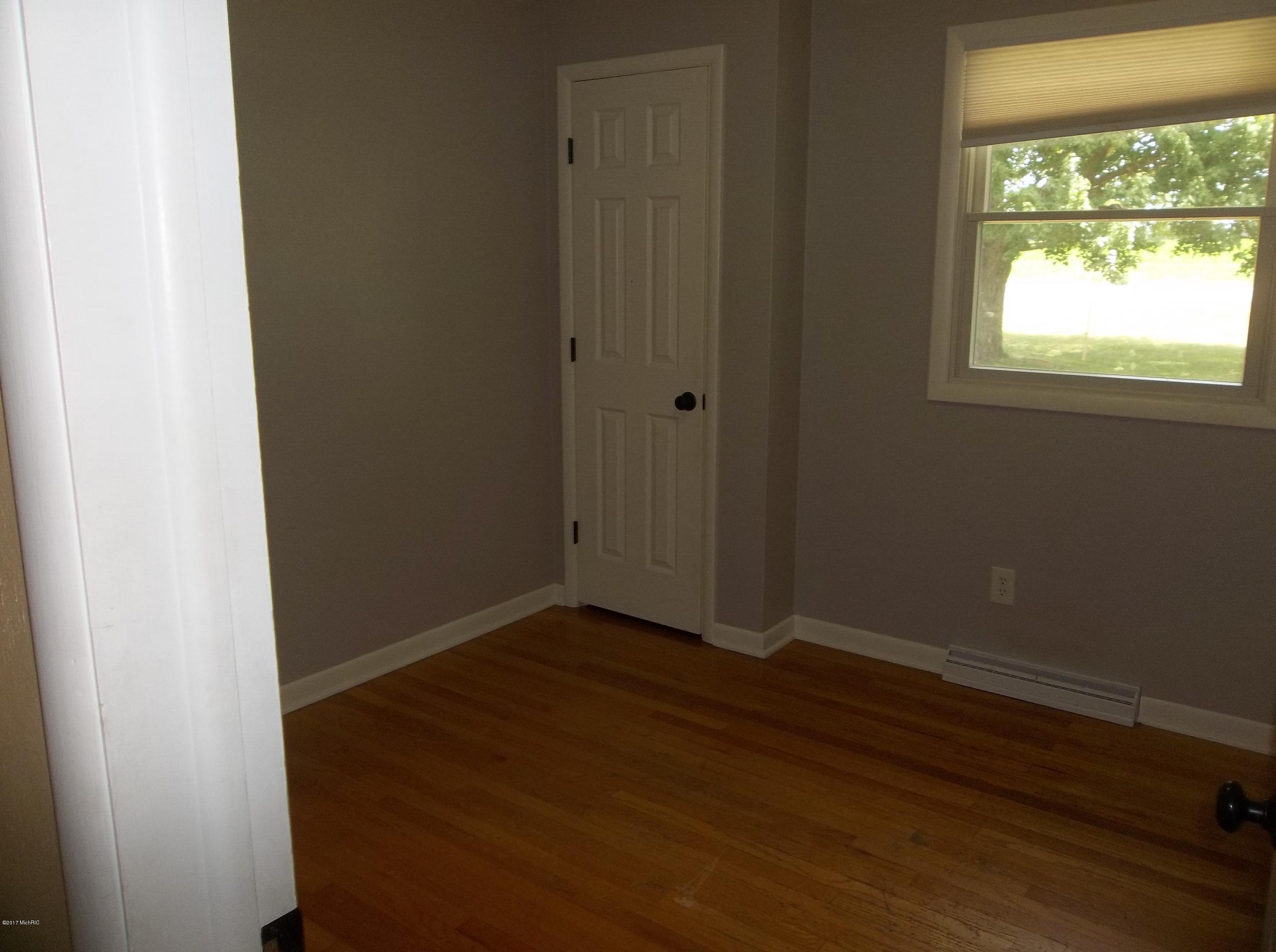 68400 Lutz Road White Pigeon, MI 49099 - Photo 8 of 17 100_1375