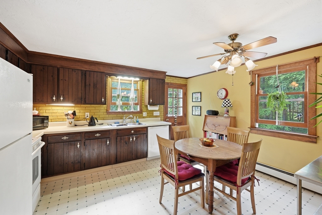 46 Prospect Street Rutland, MA 01543 - Photo 10 of 23