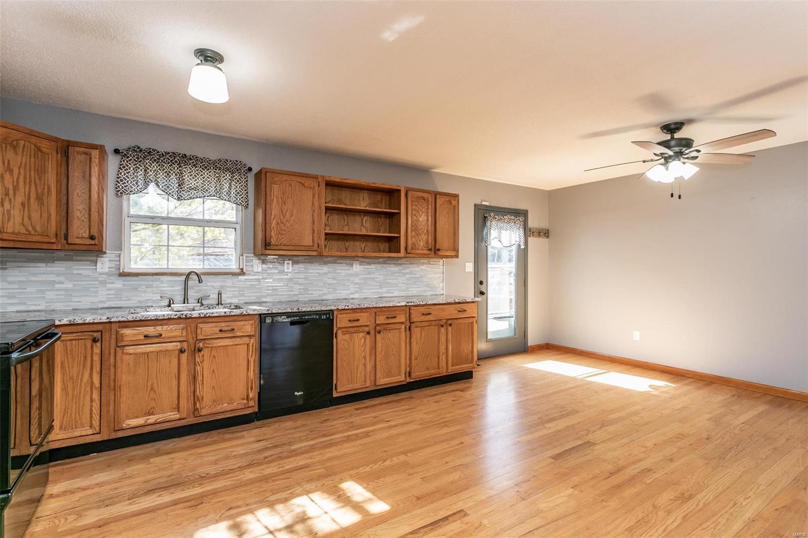 7050 Lockmann Road Collinsville, IL 62234 - Photo 9 of 29