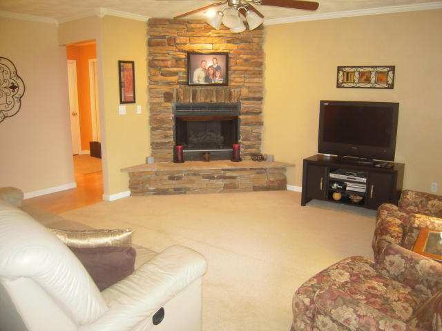 116 Lakeview Road South Dahinda, IL 61428 - Photo 7 of 13 Gallery Image 7