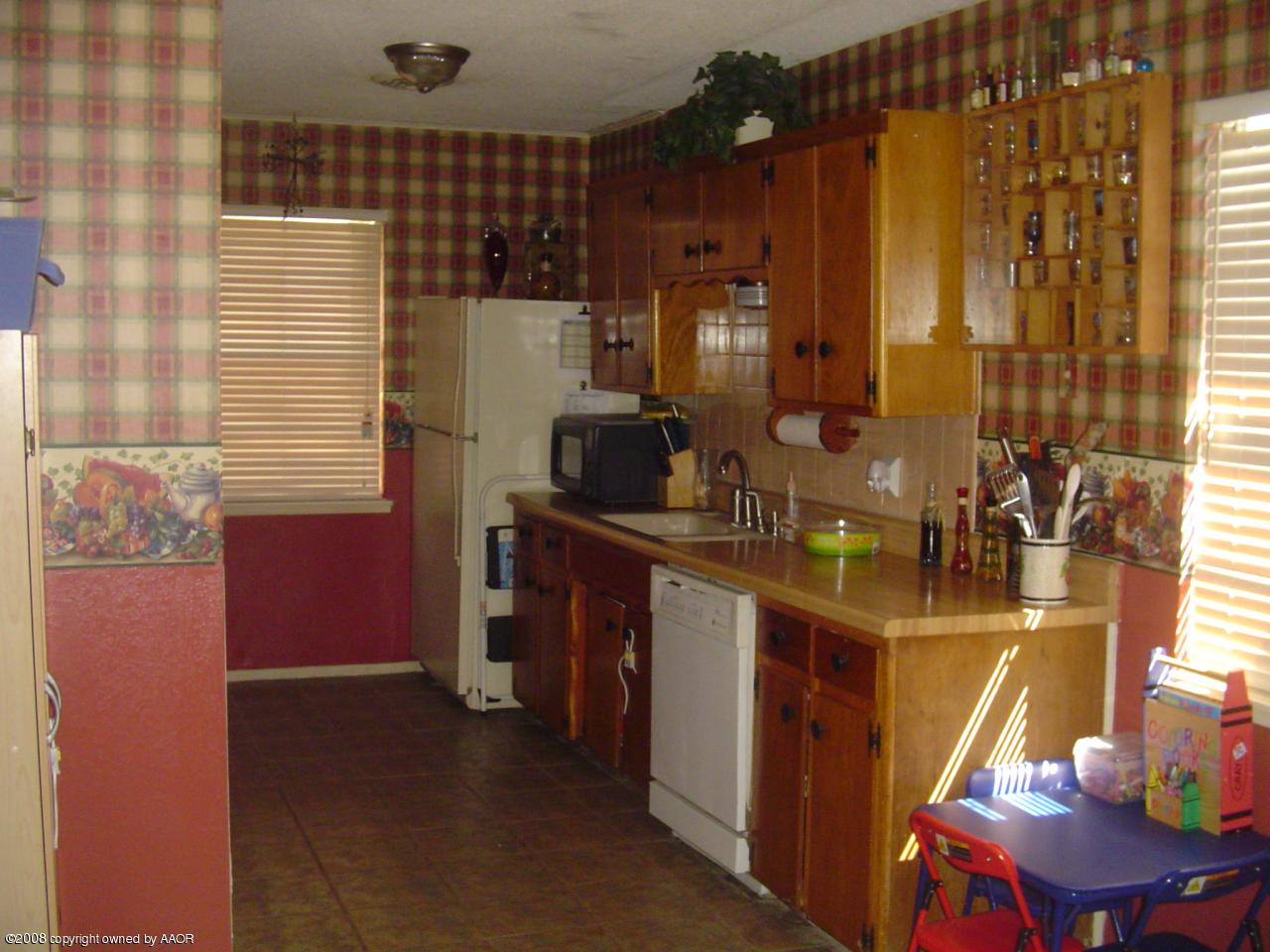 5311 Parker Street Amarillo, TX 79110 - Photo 2 of 10 Kitchen