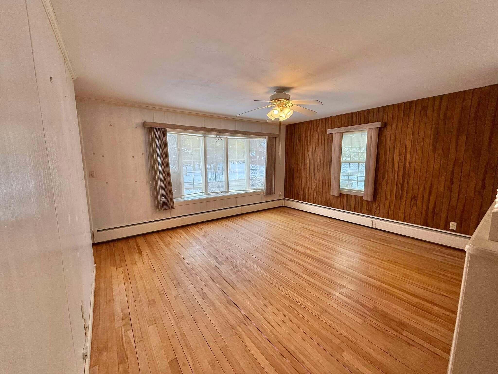 94 Hogan Road Lewiston, ME 04240 - Photo 4 of 15 475773940_11544232