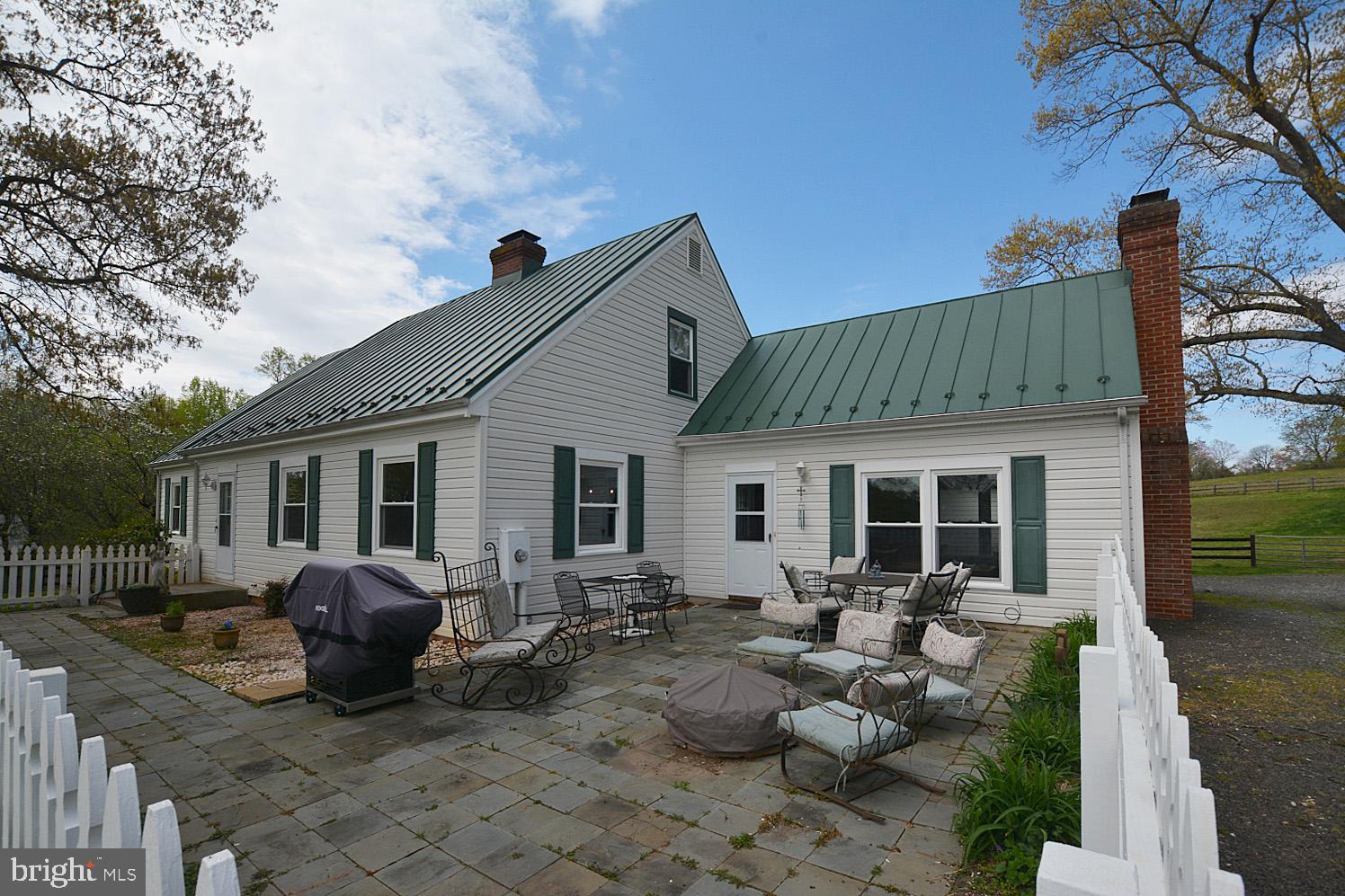 7962 Leeds Manor Road Marshall, VA 20115 - Photo 4 of 48 Gallery Image 4