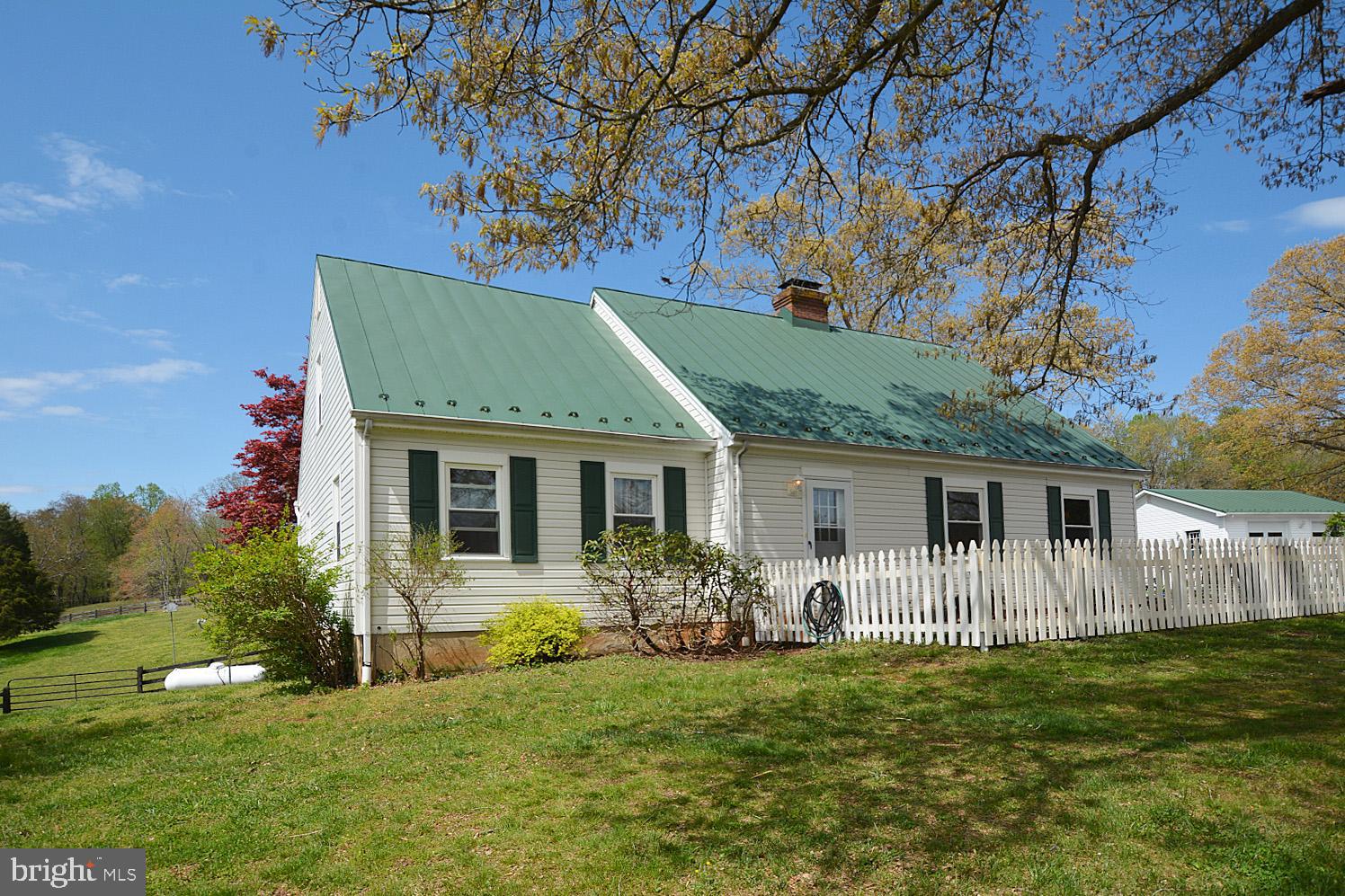 7962 Leeds Manor Road Marshall, VA 20115 - Photo 6 of 48 Gallery Image 6