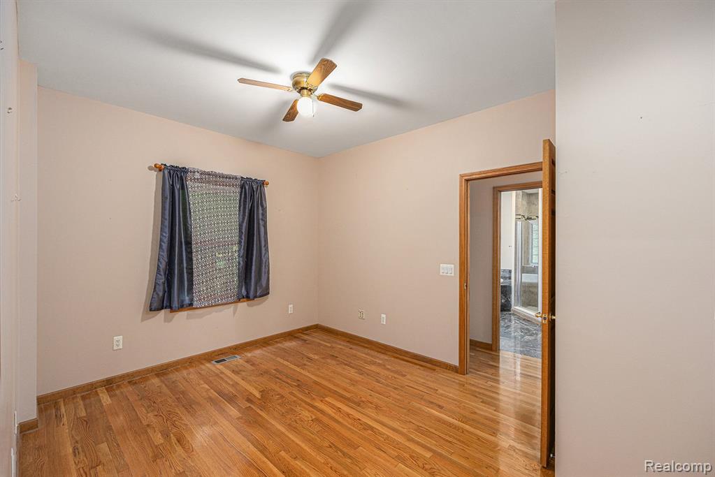 1335 Butcher Road Fenton, MI 48430 - Photo 16 of 55