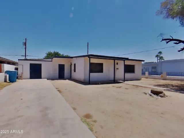 $1,889 | 7201 North 26th Lane, Phoenix, AZ 85051