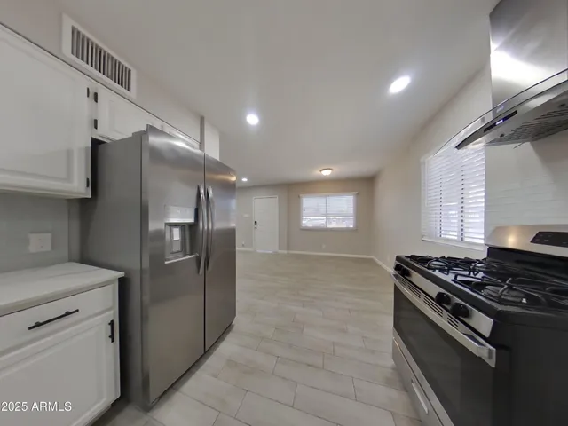 $1,889 | 7201 North 26th Lane, Phoenix, AZ 85051