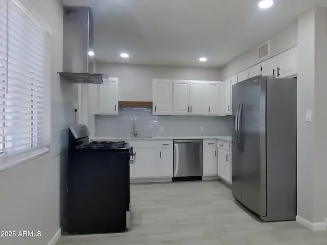 $1,889 | 7201 North 26th Lane, Phoenix, AZ 85051