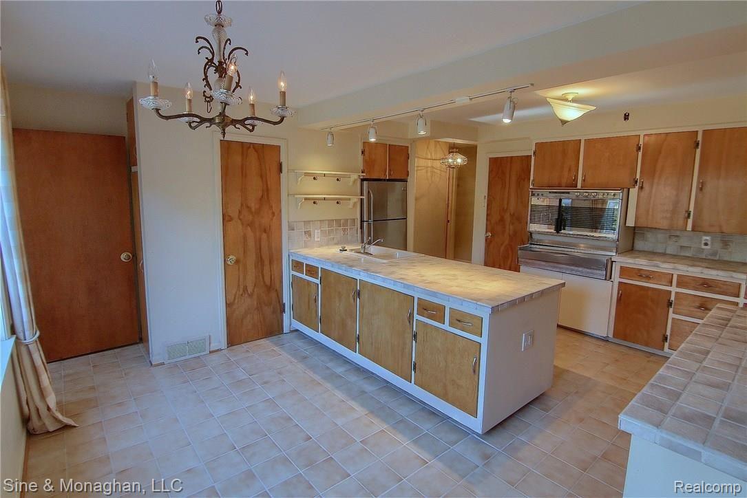150 Lewiston Road Grosse Pointe, MI 48236 - Photo 8 of 37 Kitchen_1.jpg