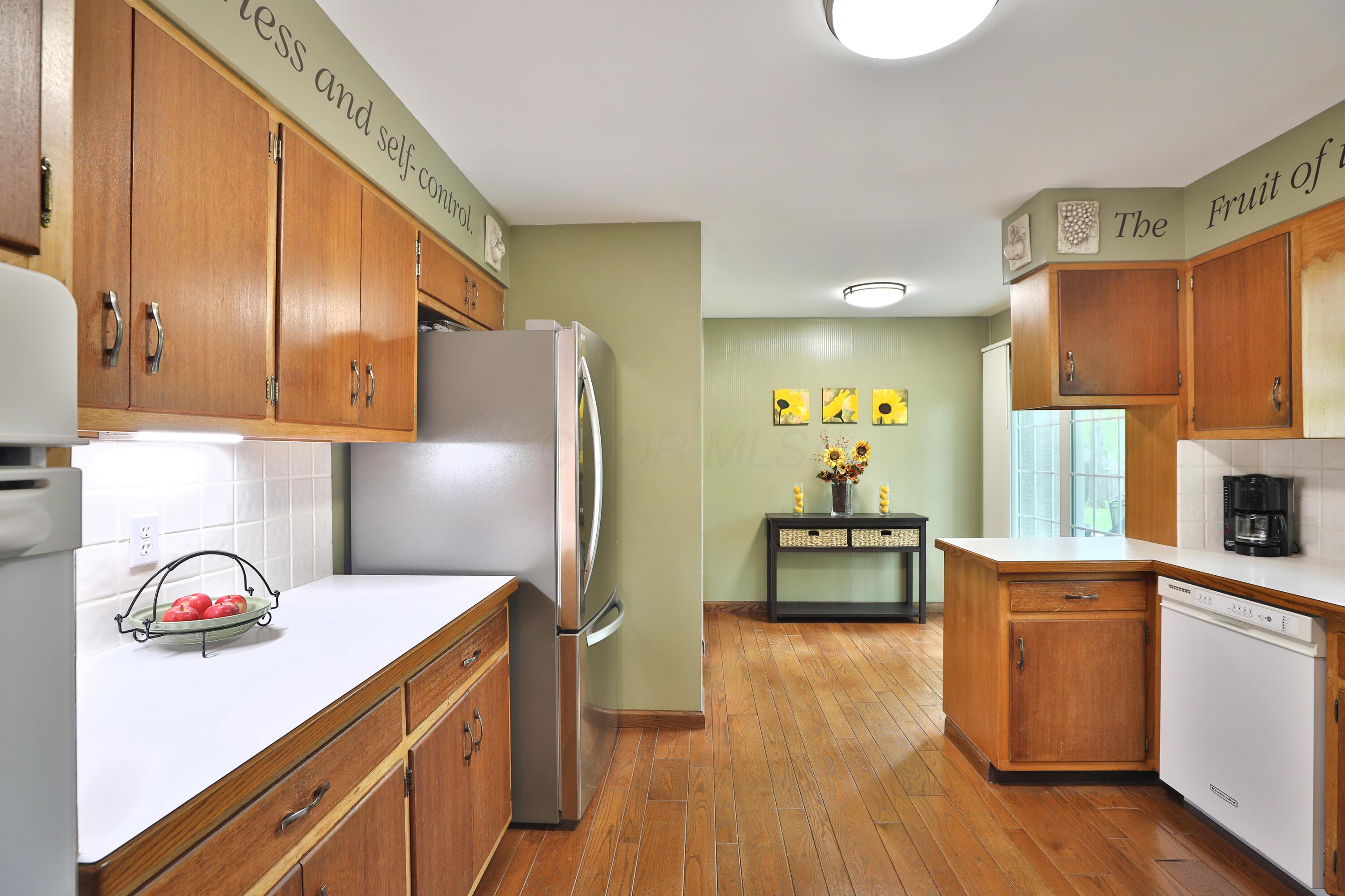 6653 Merwin Road Columbus, OH 43235 - Photo 24 of 55 Kitchen