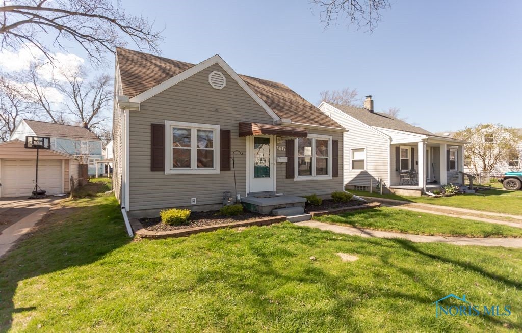 3617 Bellevue Road Toledo, OH 43613 - Photo 2 of 30 Gallery Image 2