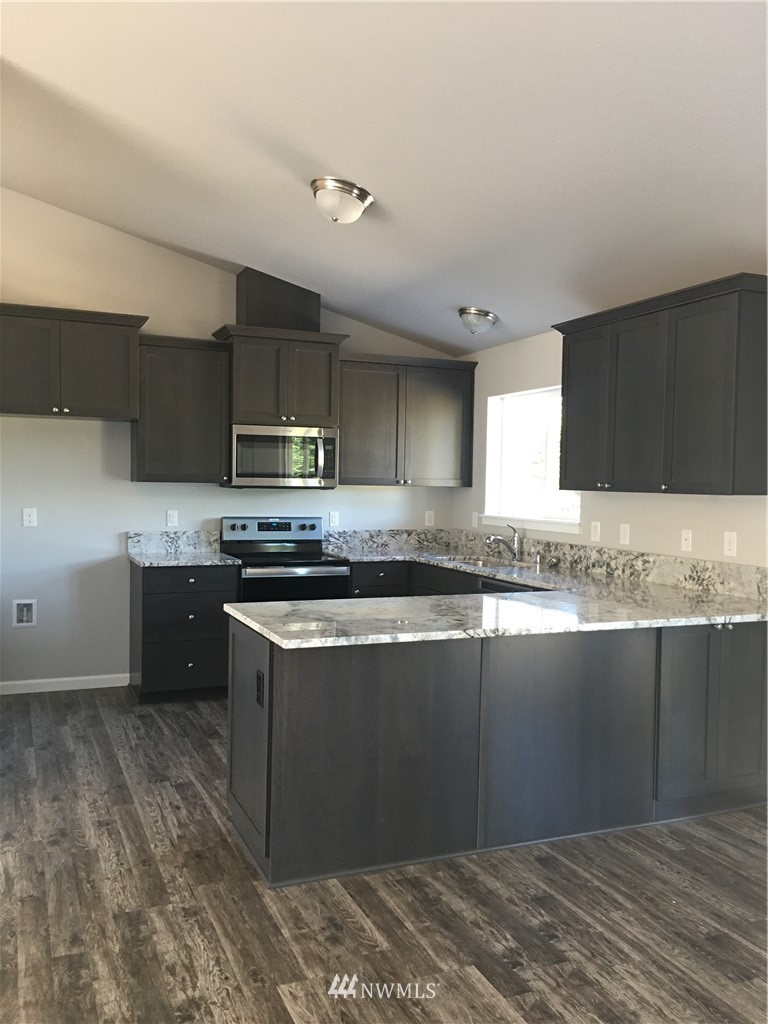 990 Southeast Phillips Road Shelton, WA 98584 - Photo 3 of 24 Gallery Image 3