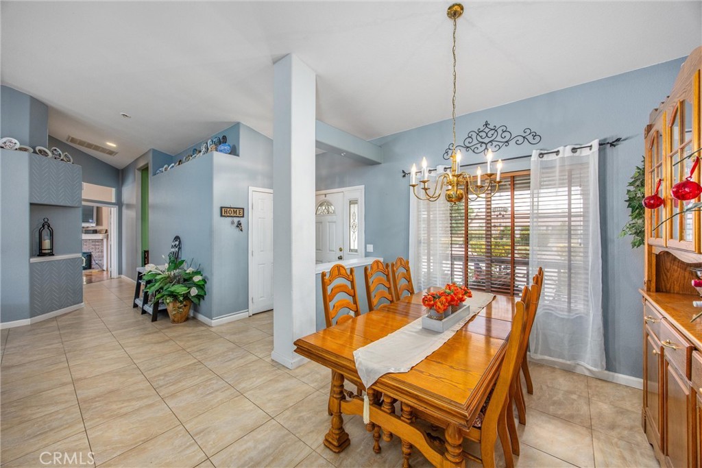 13997 Riverside Drive Apple Valley, CA 92307 - Photo 7 of 55