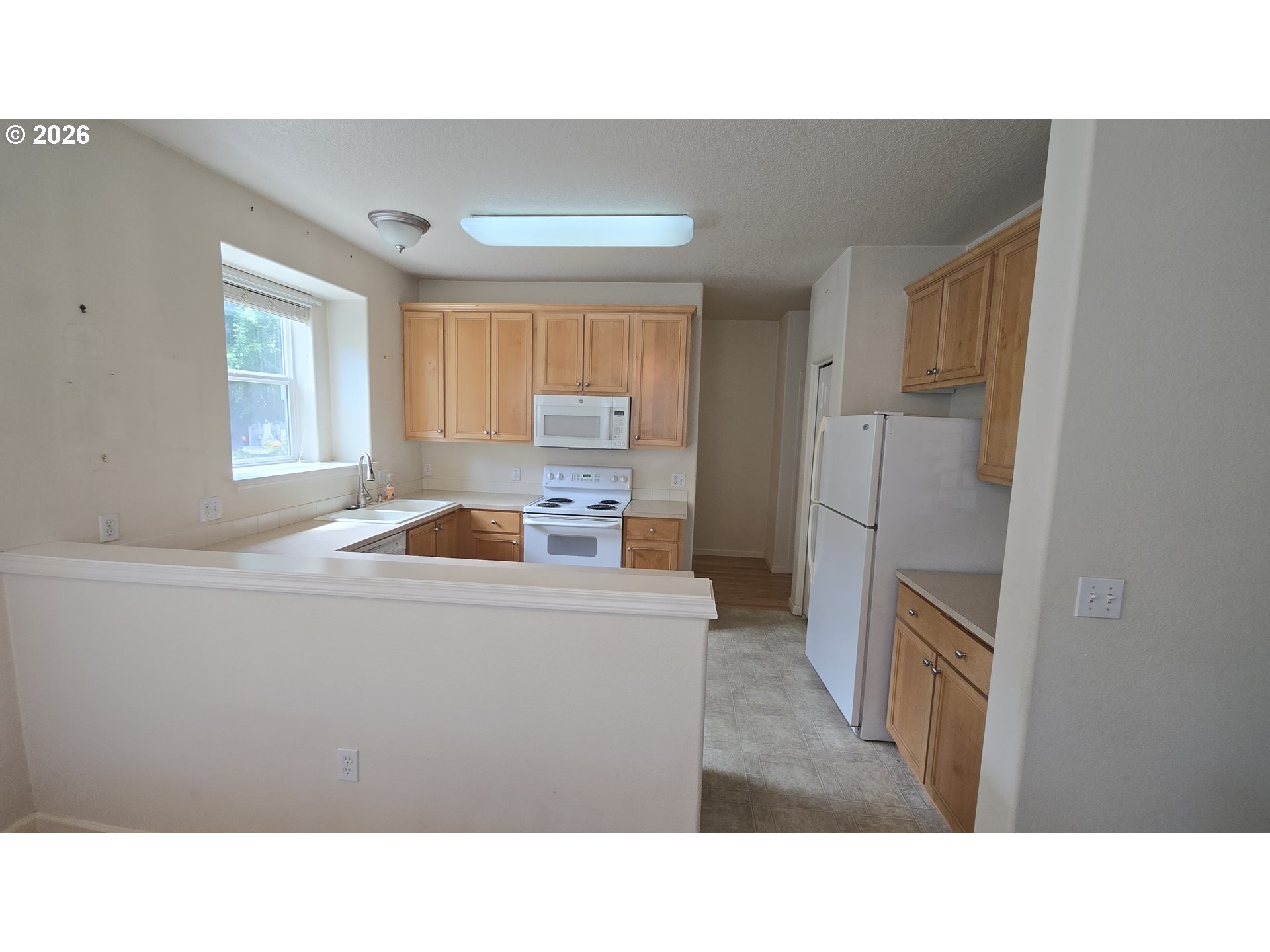 4518 Southwest 11th Street Gresham, OR 97080 - Photo 8 of 24 Gallery Image 8