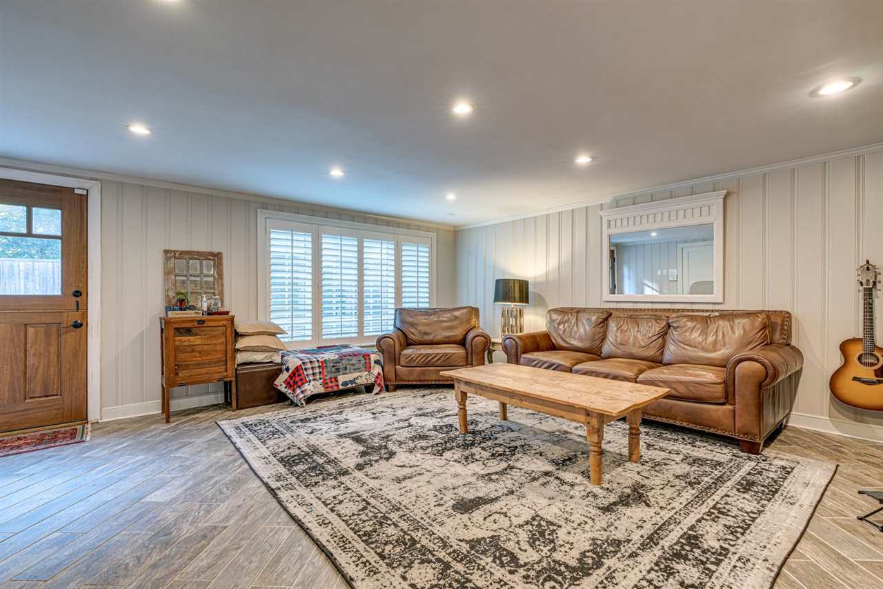 80 East Carlos Road Memphis, TN 38117 - Photo 12 of 25 a living room with furniture and wooden floor