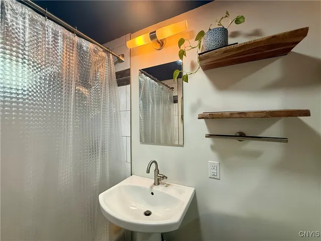 $279,900 | 822 Cumberland Avenue, Syracuse, NY 13210