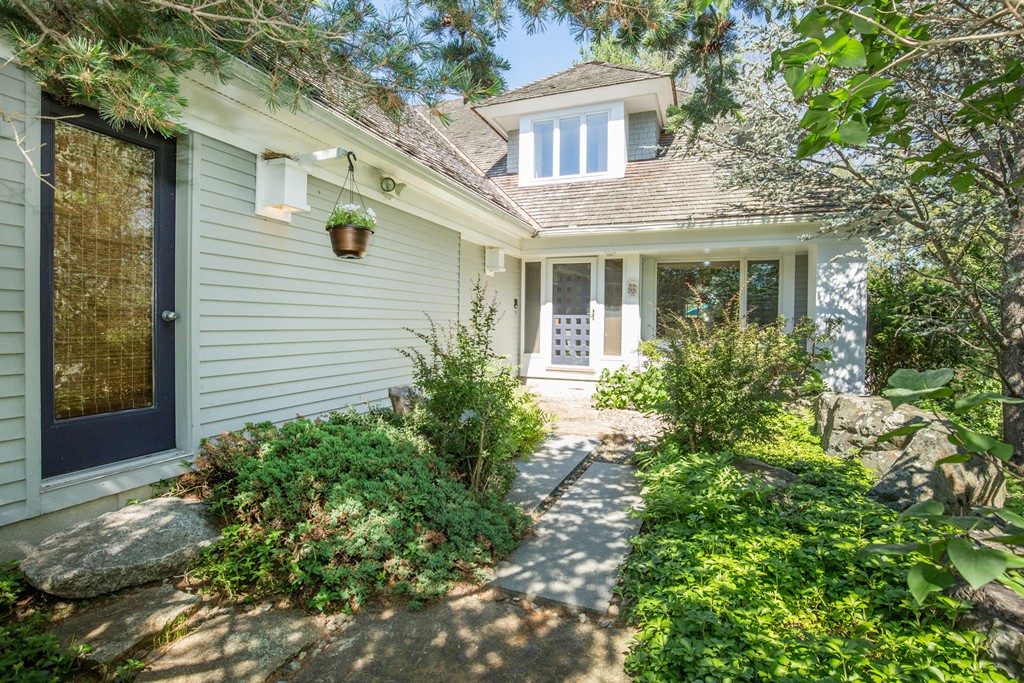 11 Long Ridge Lane Ipswich, MA 01938 - Photo 1 of 30 Gallery Image 1