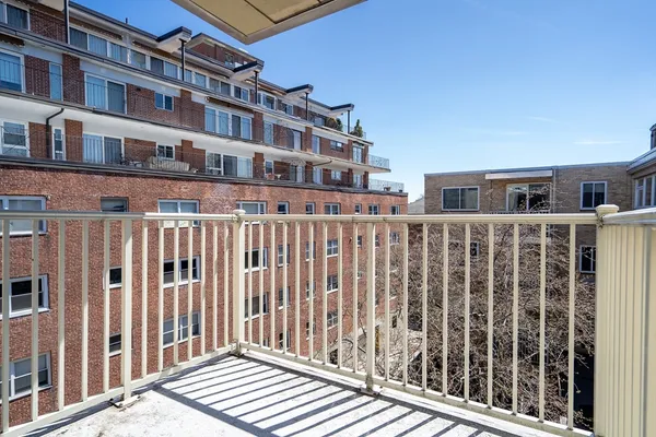 $619,000 | 123 Sewall Avenue, Unit 3A, Brookline, MA 02446