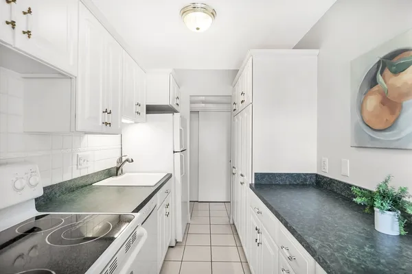 $619,000 | 123 Sewall Avenue, Unit 3A, Brookline, MA 02446