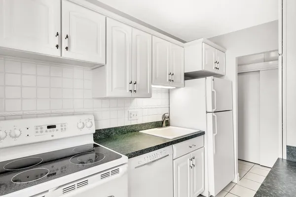 $619,000 | 123 Sewall Avenue, Unit 3A, Brookline, MA 02446