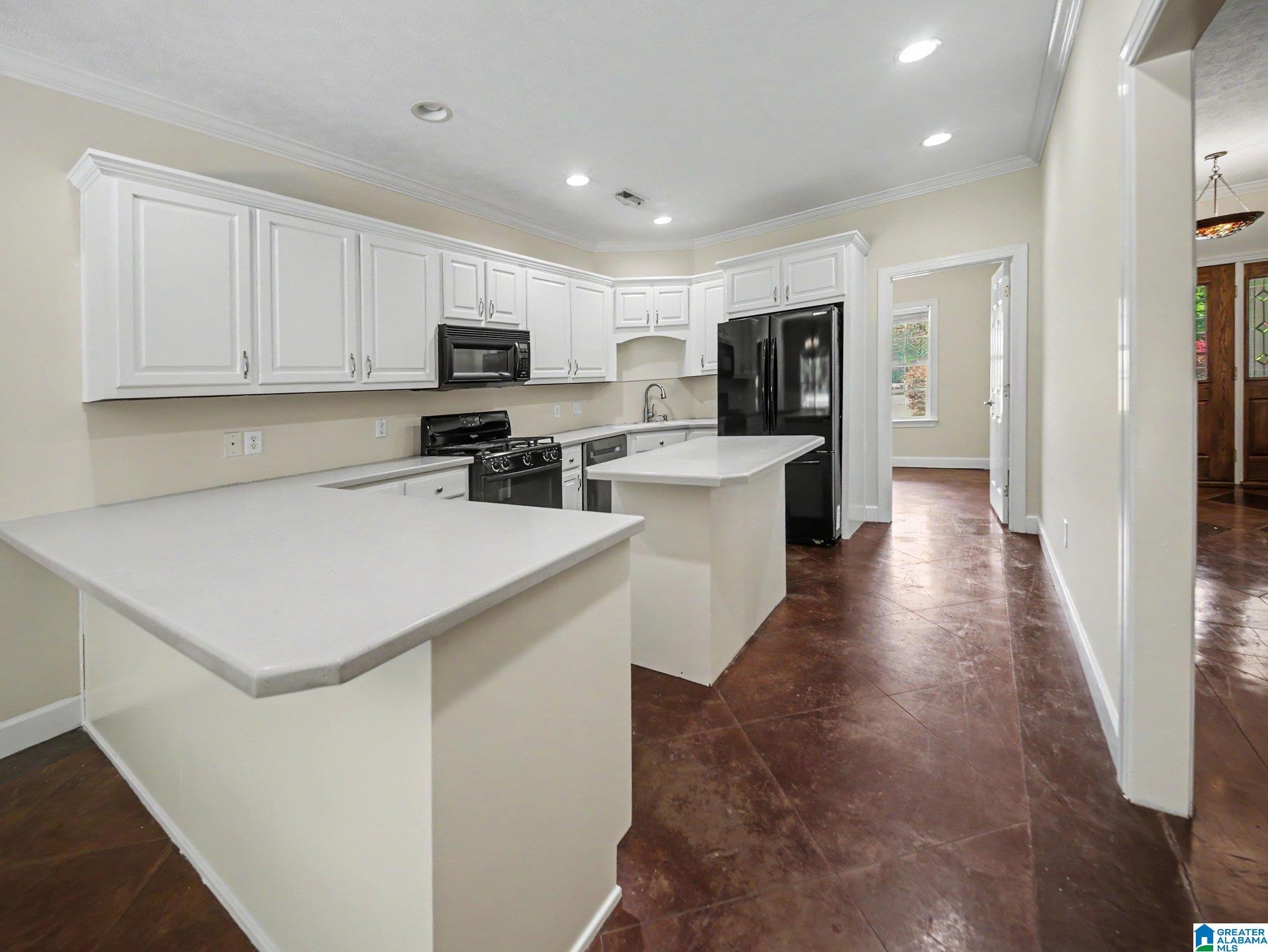 195 Lake View Circle Riverside, AL 35135 - Photo 4 of 31