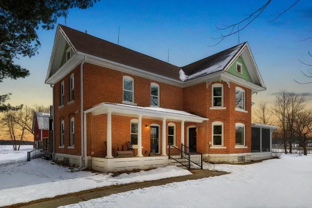 $549,900 | N22347 County Road D, Ettrick, WI 54627